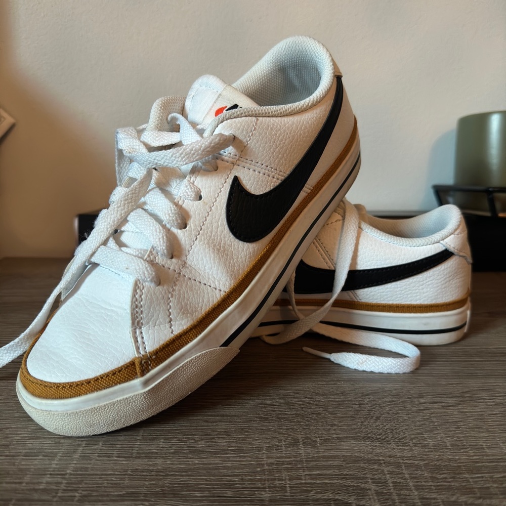 COPY - Nike Court Legacy womens size 7